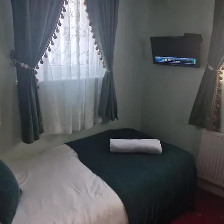 Lyndon Guesthouse-2